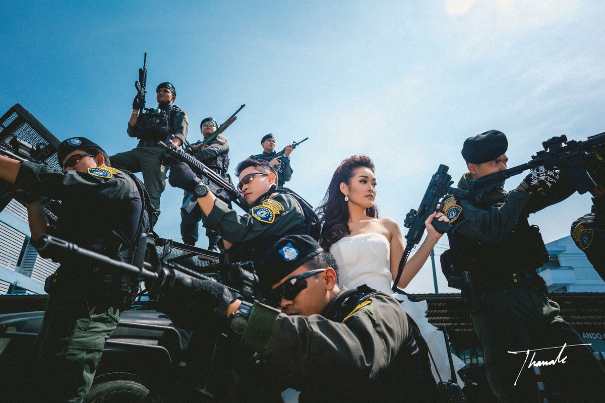 Samudbantuk's tweet photo. #เมื่อฉันแต่งงานกับผู้ชายในเครื่องแบบ.💑👫👮💂
ไอเดียร์ถ่ายพรีวิดดิ้ง สุด บรรเจิด
#กูไม่ยอมเห็นรูปนี้คนเดียว https://t.co/qArjUHaInK