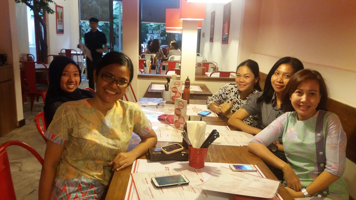 yoeke Dewi rasita tweet media