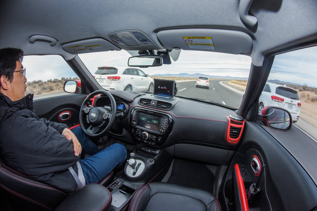 20melmensual's tweet photo. El coche autónomo: entre internet y la automoción, atrae empresas de ambos sectores.
https://t.co/pXfQSJCsSP #motor https://t.co/myGexQThfn