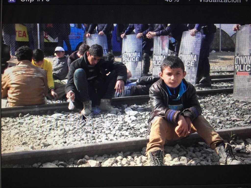 carmennublo's tweet photo. Los "refugiados" a los que deportamos vienen huyendo de lo que está ocurriendo en Bruselas multiplicado por 1millón https://t.co/ubImLaJ1ph