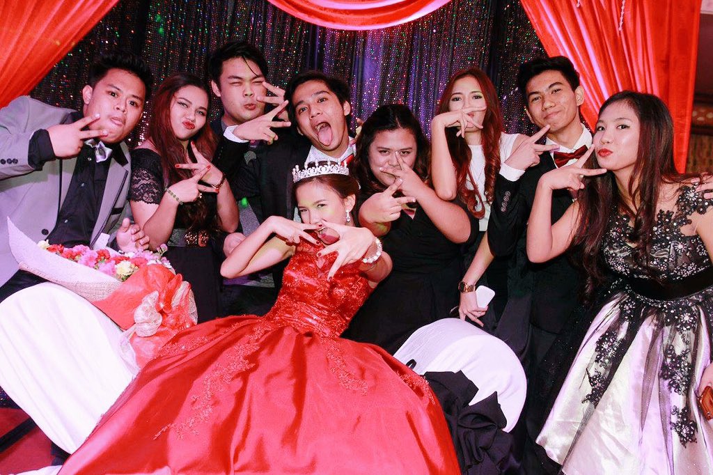 eywooon's tweet photo. FINALLY!! ππ·πβ¨ i love y'all, pigs! πͺπ― β’ 02 / 13 / 16 β’ #YesNaguploadNaSiMarica #MarchNa https://t.co/Bc7CZ9cgGI