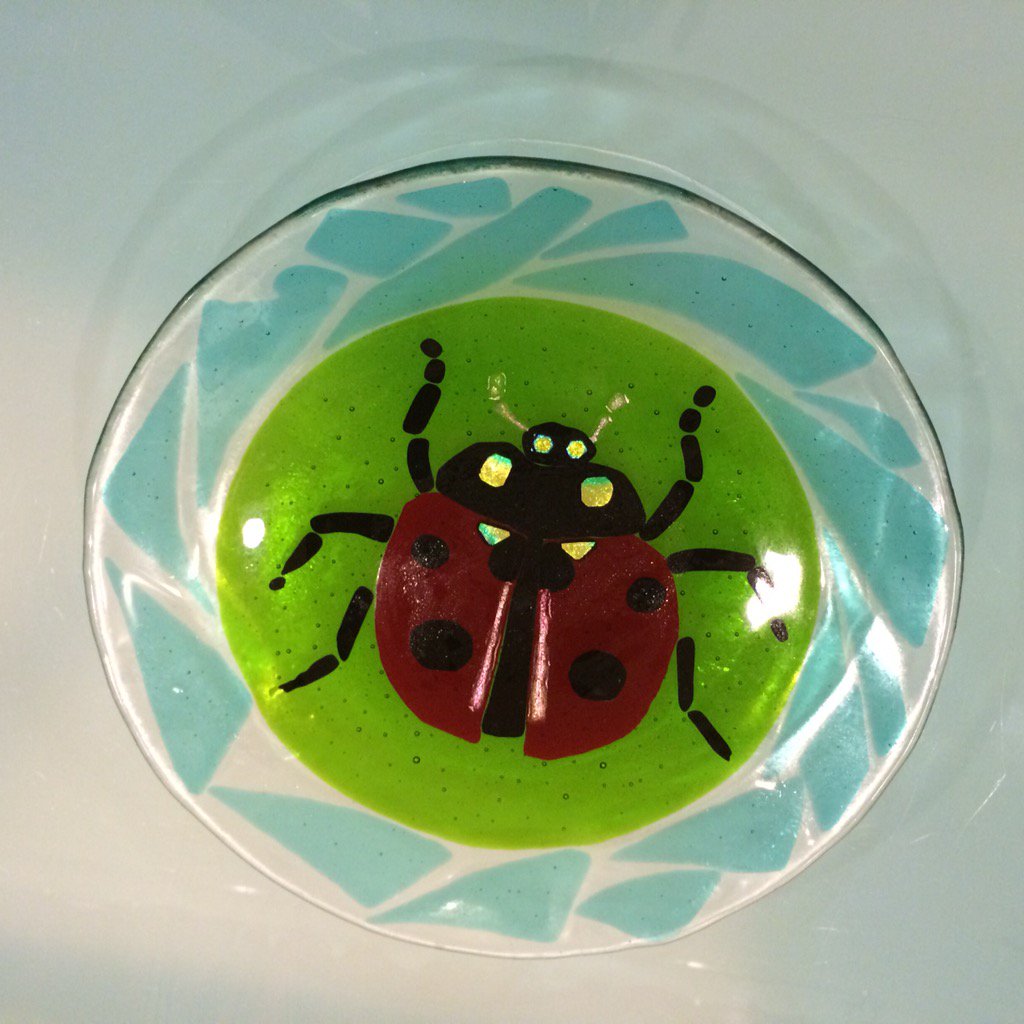 angelabradyRIBA's tweet photo. Hot out of kiln - A few more #fuseglass pieces for Art show in #BlueHouseGallery 22/4/2016 @7HandsCrafts @DesignEire https://t.co/hyPEZm4n51