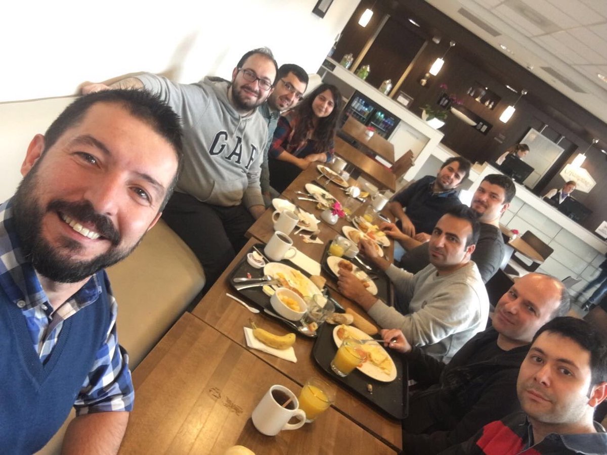 burcuco's tweet image. 💁🏻 #24hcoding öncesi ekip bomba gibi #ingbank 🦁