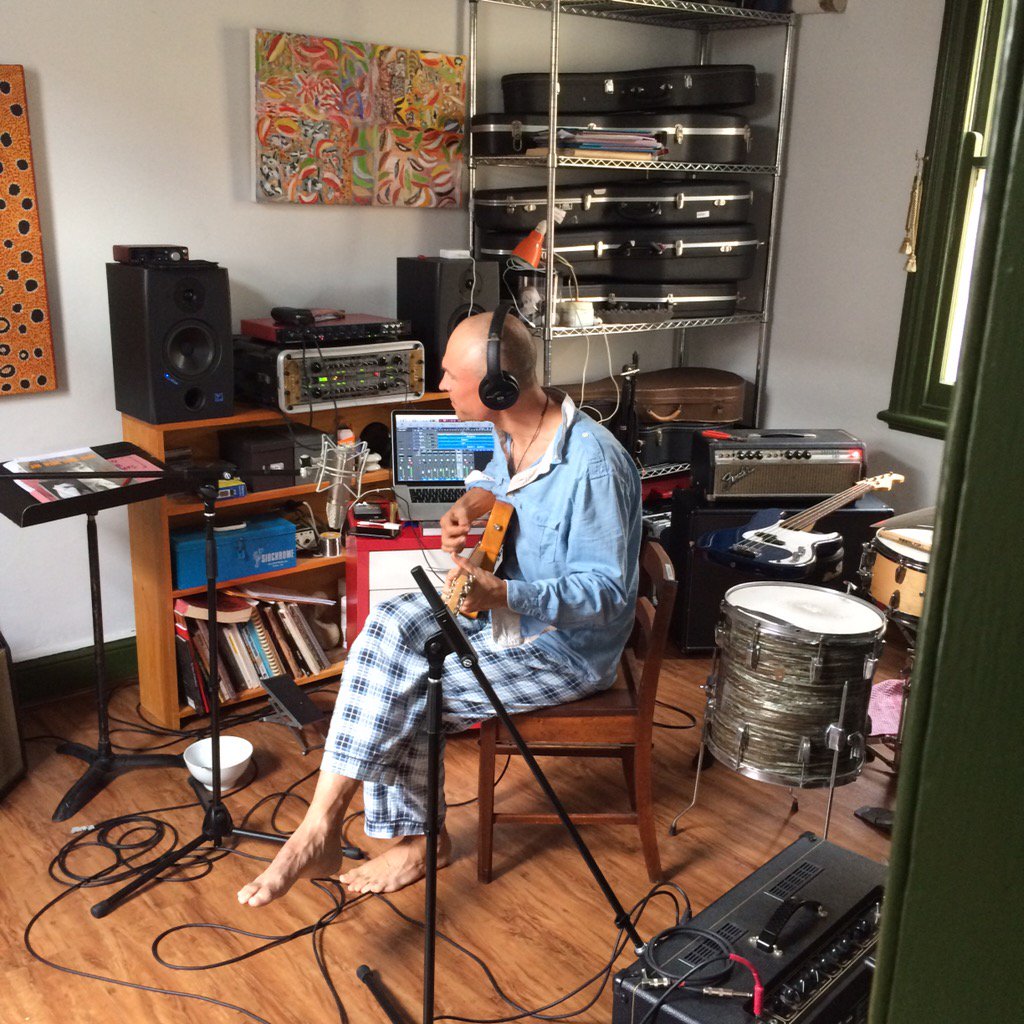 HamishStuart's tweet photo. Home recording .... The hits keep rollin in !! https://t.co/j1y0y8tEE5