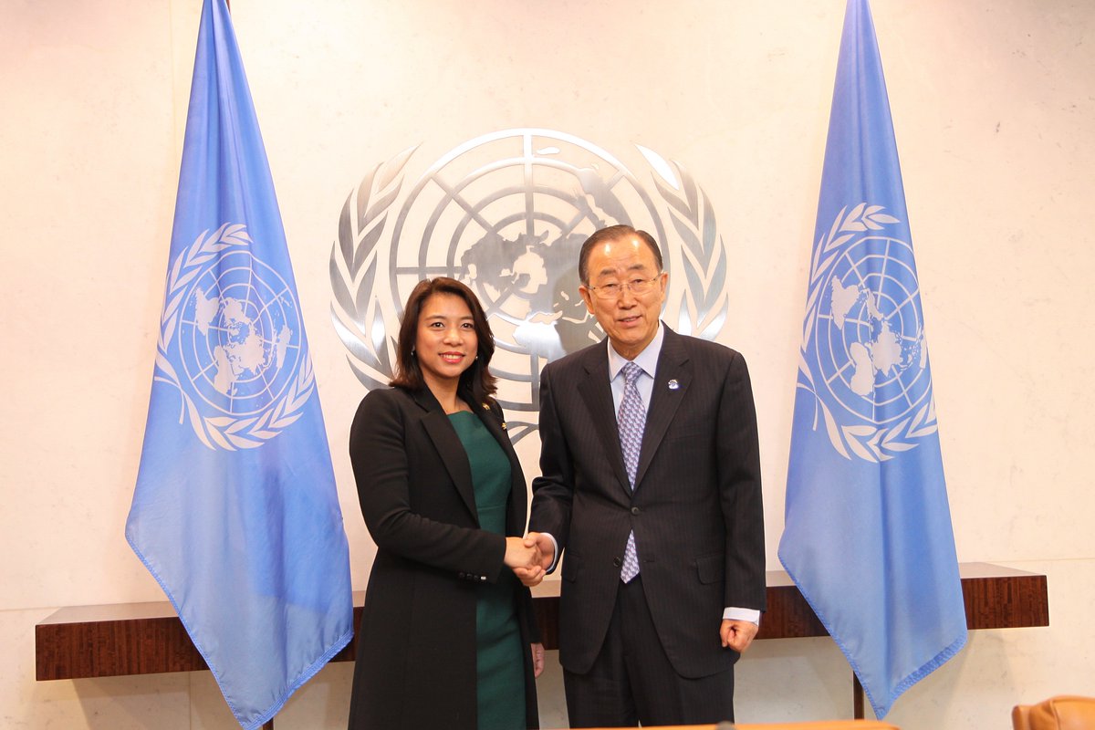 뉴욕 UN본부에서 열린 '제60차 유엔여성지위위원회(CSW)'에 참석하여 반기문 유엔 사무총장님을 접견하였습니다.
#이자스민 #새누리당 #비례대표 #UN #반기문 #사무총장