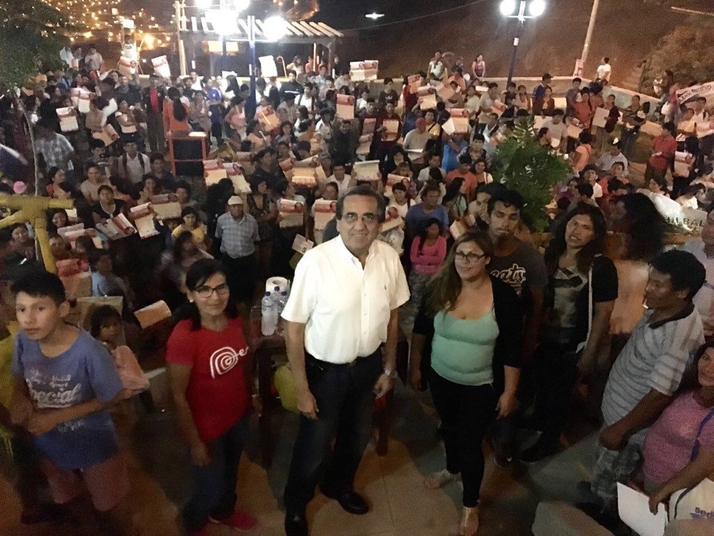 JorgeDCG's tweet photo. Calurosa reunión popular en Asentamientos Humanos en la parte alta de Mariategui, Villa María del Triunfo. https://t.co/4CIw6vKjWw