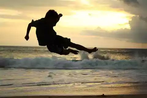 Ajarkan silat sejak dini. Niscaya adab dan perilaku akan baik dan santun. Selamat Siang Sadayanaaa 🙋