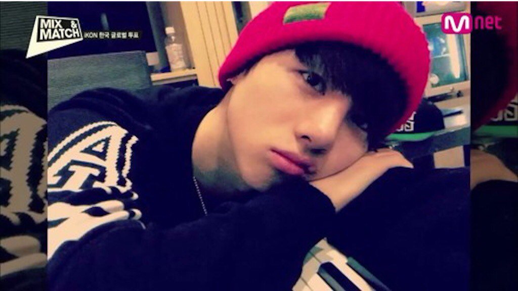 ジナンのほくろ 見ないで 見てない 見てるじゃん 可愛い 顔真っ赤 からかってくるジナンの目を手で塞ぐ 見えないんだけど うっさい お前の手は小さくて可愛いね 私の手をとって指と指を絡める甘々ジナン Ikonで妄想 T Co