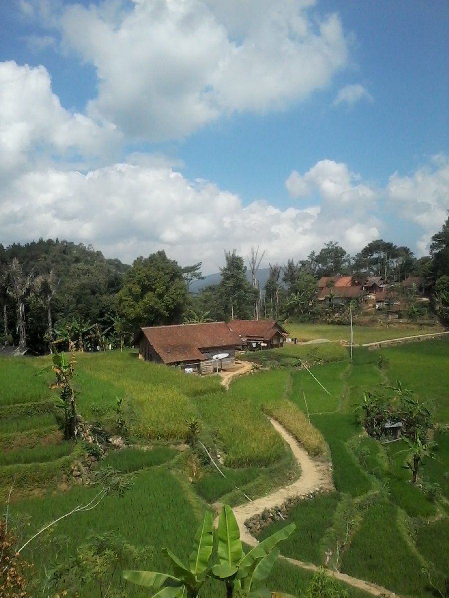 SandyMaibuh's tweet photo. Jangan di rumah saja, garut itu indah. #infogarut #cihurip https://t.co/6OhXXCc1Kk