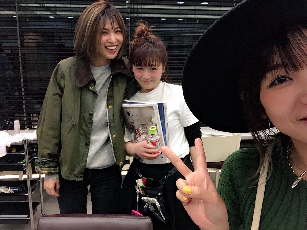 月本えり くぼりさ半分 ナスちゃんも私の半分 17歳のカルテのアンジェリーナジョリーみたいなバングでマイナーチェンジ Abbey2 クボリサカラー T Co Z7nhhra1le