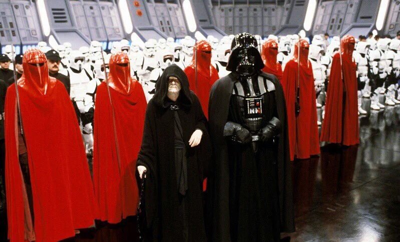 StarWarsImage's tweet photo. The Emperor and Darth Vader #StarWars https://t.co/RMYfSJv5KX