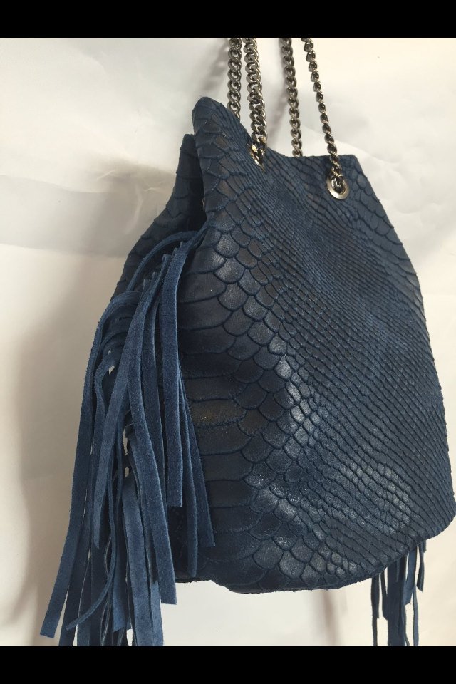One65beckenham's tweet photo. Bags of style, gorgeous italian leather bags in many colours. #one65 #on-trend #BeckBromFl#Rinascimentouk https://t.co/wW1P8q3KfF