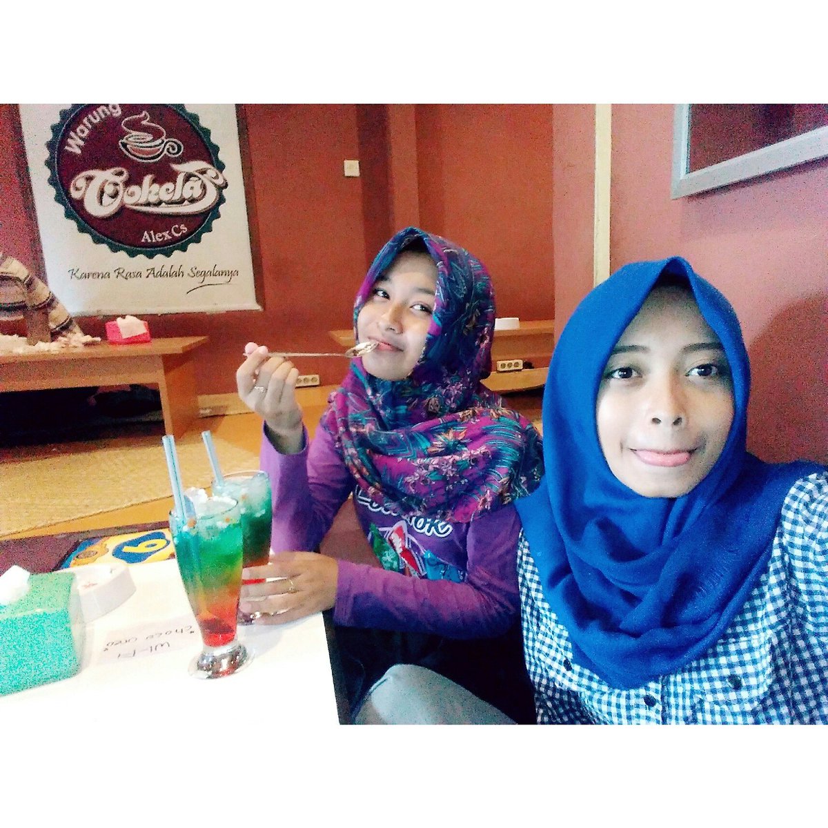 PopyAuliaa's tweet photo. Hayuuuk mampir ke "Warung Cokelat Alex cs" Jl. Wijaya Kusuma Mangelo no 6B . Rasanya pecaaaaaahhhhhhh ! 😍 https://t.co/JWig4pru8p