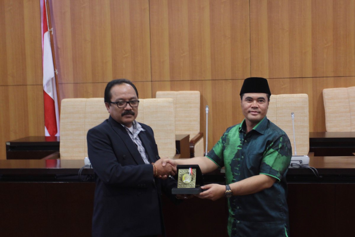 fh_unigal's tweet photo. Kuliah Kerja Lapangan (KKL) FH Unigal ke LPSK dan DPD RI tanggal 03 Maret 2016 https://t.co/kf6uJccZvf