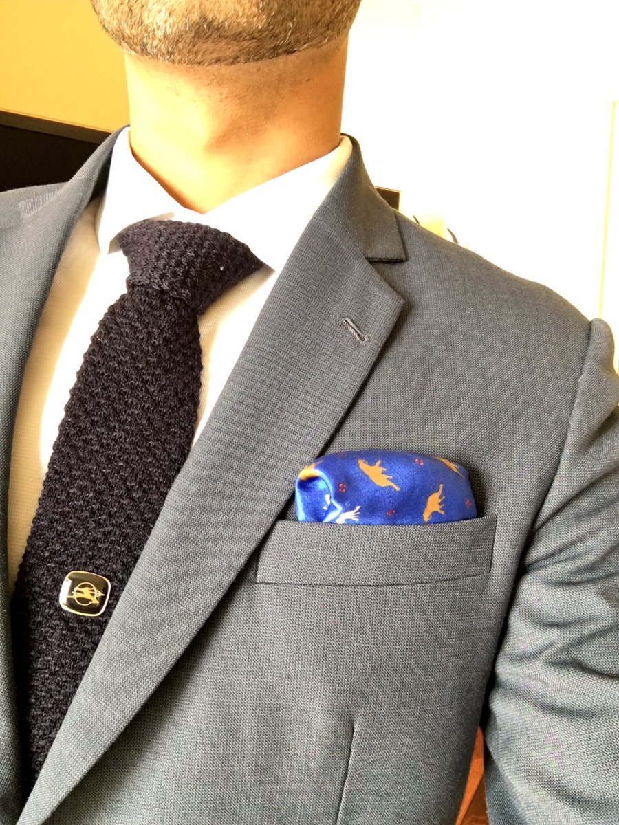 burberry tie and pocket square