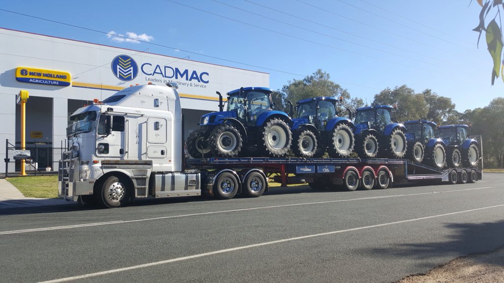 Intersales_cnh's tweet photo. CadMac Albury-Wodonga's latest arrival... 5x T6 AutoCommands all the way from Basildon @NewHollandAG #AutoCommand https://t.co/bGfkMSxrty