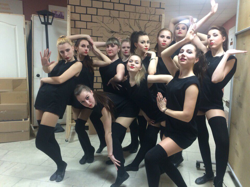 anyuta_anuta's tweet photo. Два совершенно разных танца с любимым #Atdance за один концерт ❤️❤️❤️ https://t.co/v5GG846VGB