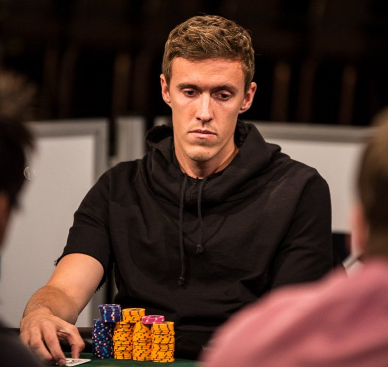 Arsene S Son On Twitter Joachim Low S Dropped Max Kruse From The Germany Squad After He Left His 60k Poker Winnings In The Back Of A Taxi Https T Co 9wzkjsidqp