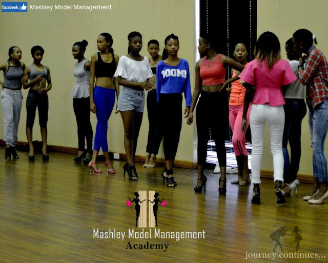 OnaezaP's tweet photo. Modeling#team https://t.co/N1pnlD8XMH