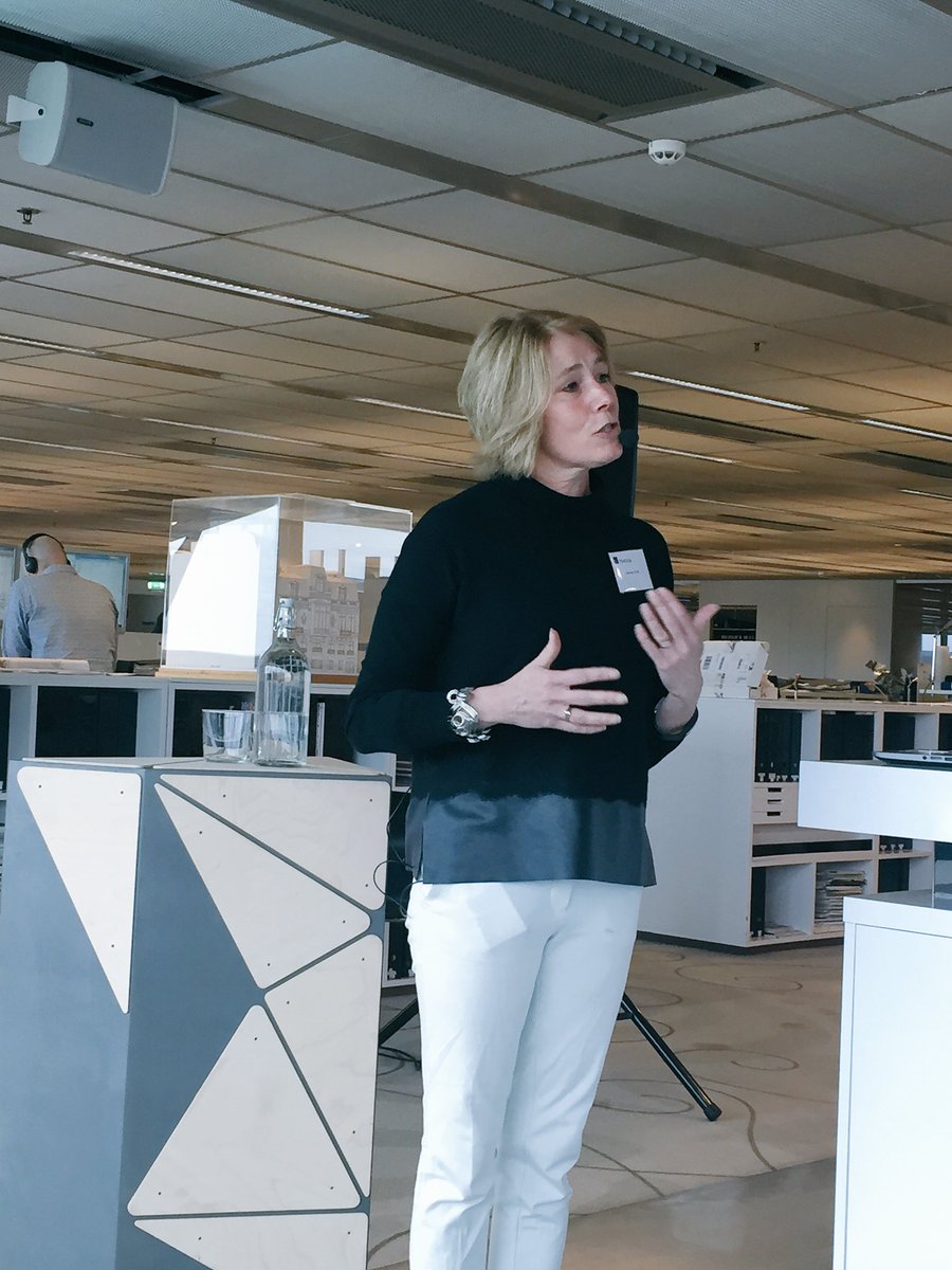 Tengboms vd <a href="/JohannaFrelin/">Johanna Frelin</a> frukostpratar om #delningsekonomi och framtiden samhälle. #tengbom #arkpol