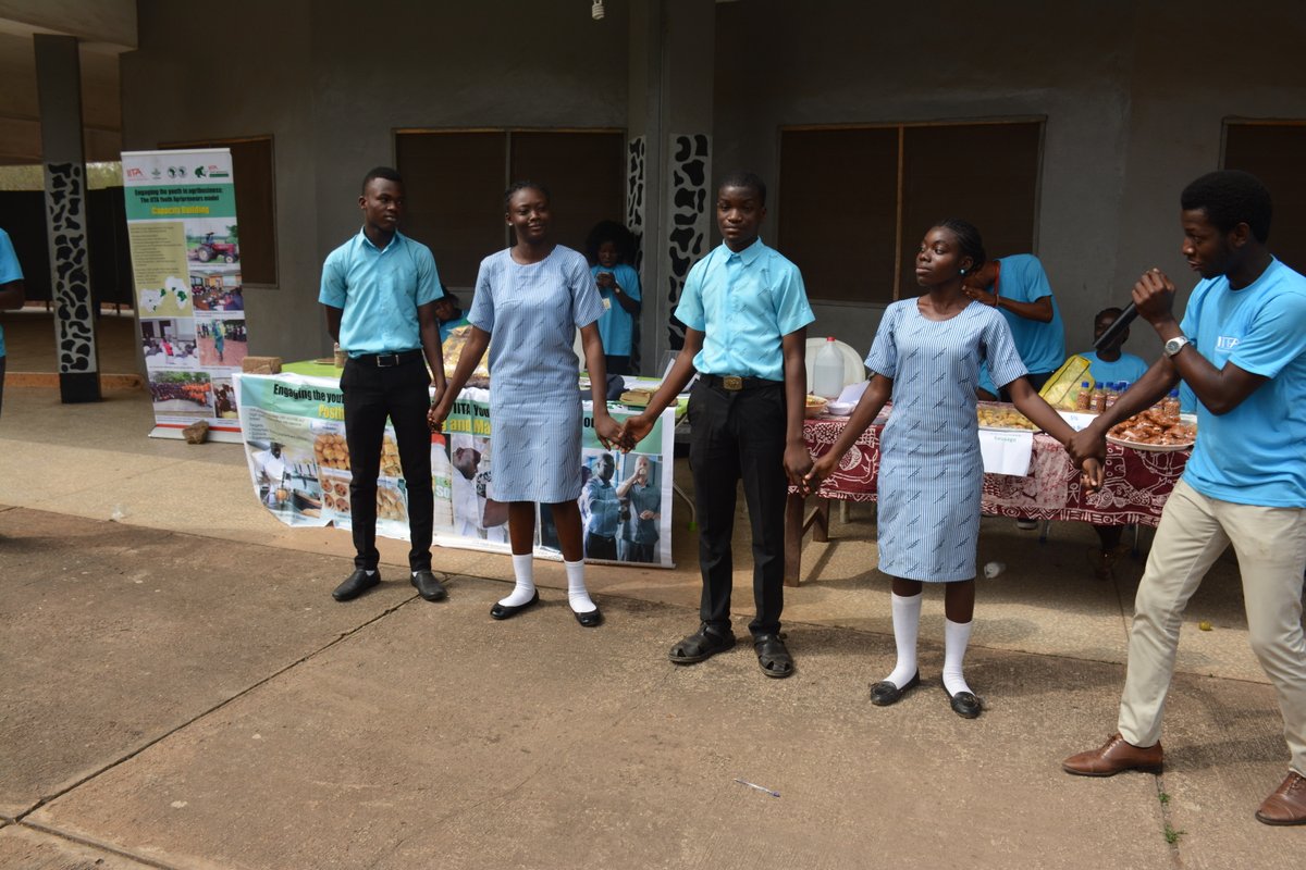 IITAYOUTHAGRIP's tweet image. #schooldrive we are catching them young. #Agbiz