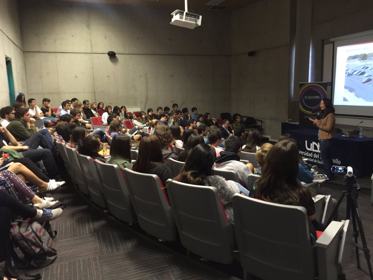_ignaciaf's tweet photo. #FelizMartes junto a @rebecahwang en @iCubo_udd ! Una buena idea no es lo único necesario para ser exitoso! #equipo https://t.co/Y7cVsbWwLX