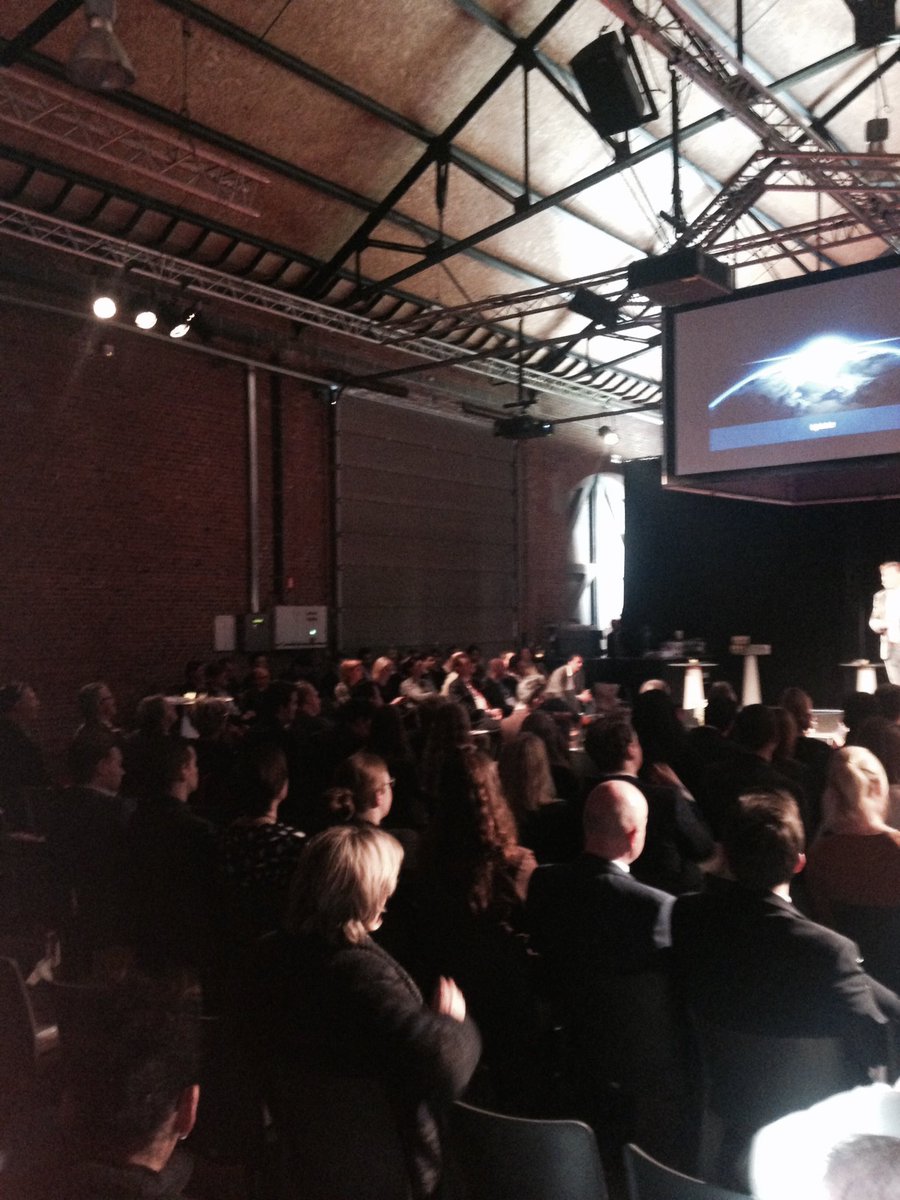 HotelloTOPBE's tweet photo. Het congres is van start! Met als eerste spreker trendwatcher Vincent Van Dijk! #hotellotop https://t.co/U66ASxBUyn