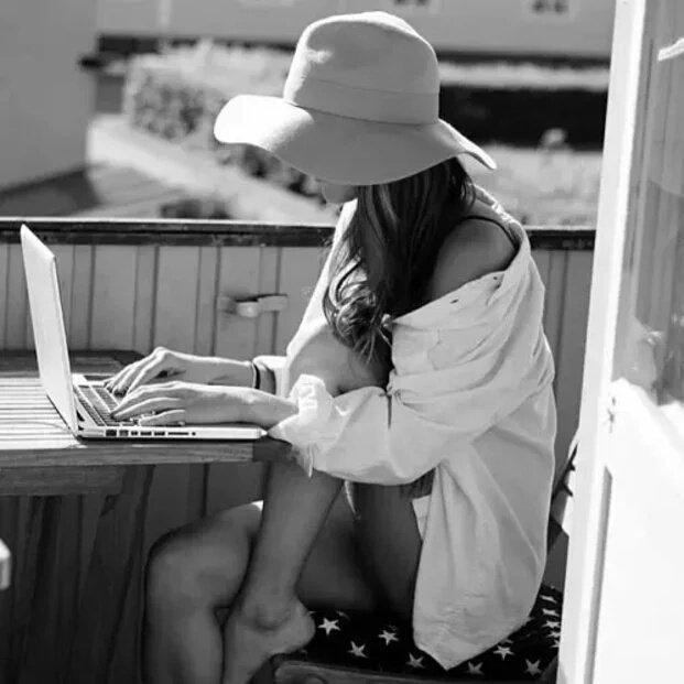 gemma_trtr's tweet photo. Querido diario: 
Hoy va a ser un gran día.... https://t.co/wnHRQk8Mh5