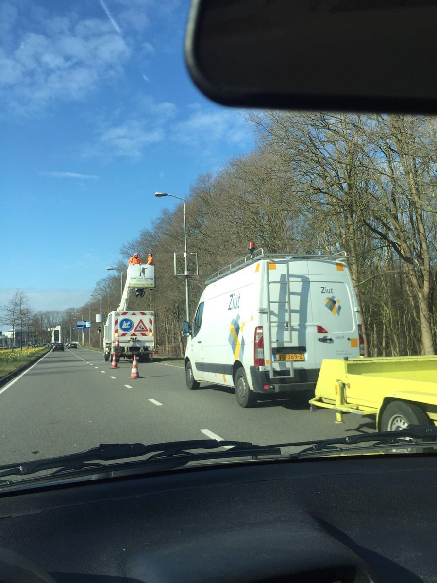 SwartLegal's tweet photo. Paar weken later dan afgesproken en na veel aandringen is nu eindelijk ons oude reclamebord weg, einde van tijdperk: https://t.co/5ODfPBnLtb