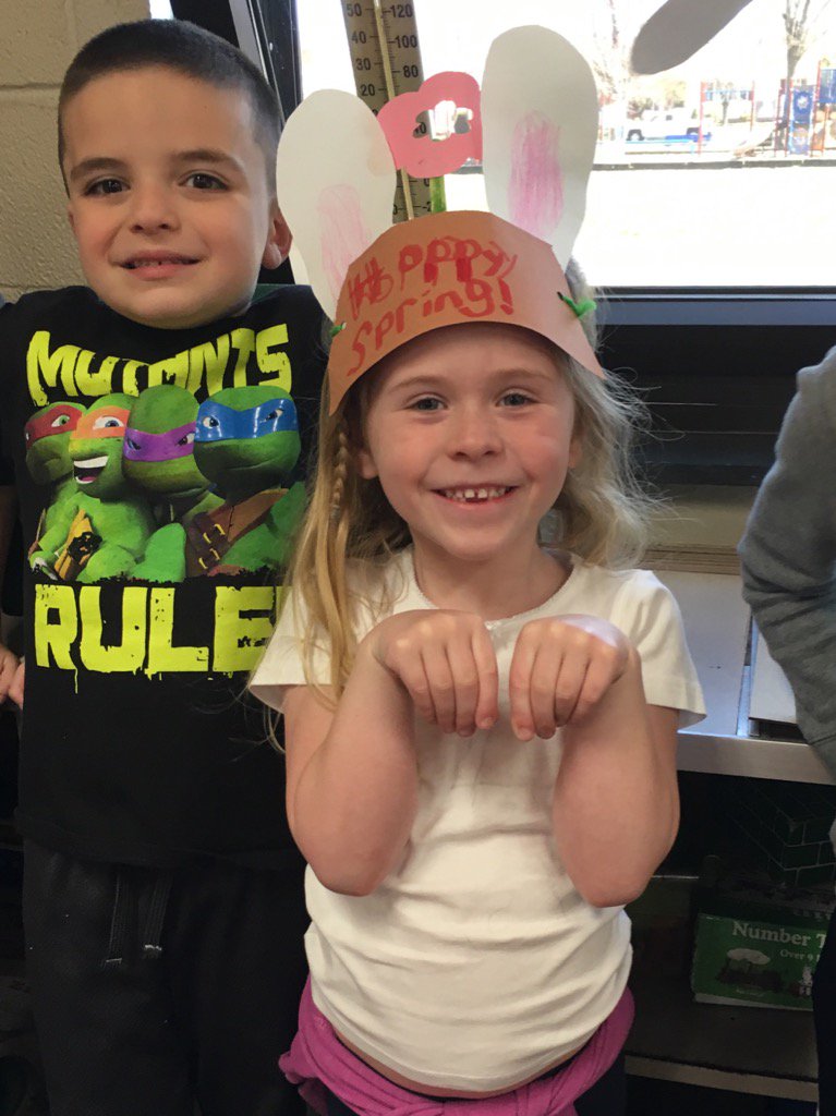 mrsjankowicz's tweet photo. Hoppy Spring!! From, The Kindergarteners https://t.co/FgZa5oCICf