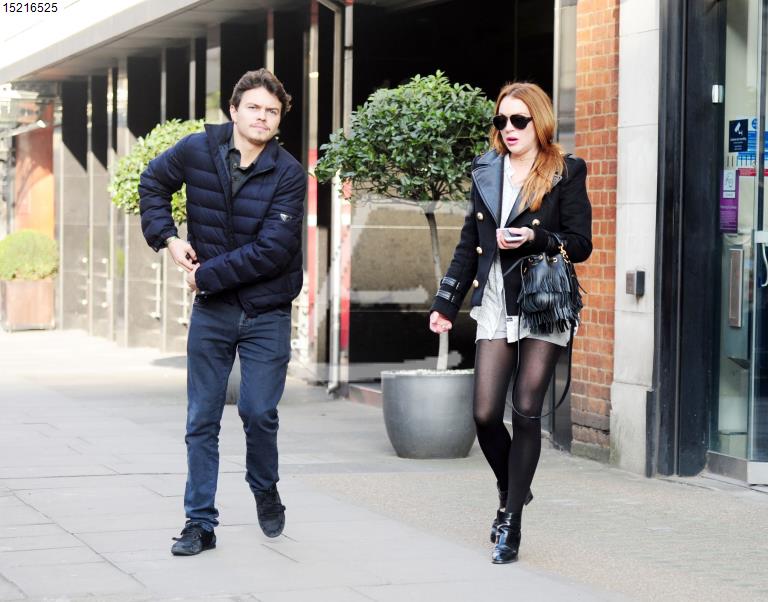 ElitePhotoSA's tweet photo. PICTURE EXCLUSIVE #LindsayLohan and new #boyfriend #EgorTarabasov Out in #London credit @Xposure_Photos https://t.co/tSzQQUQHDj
