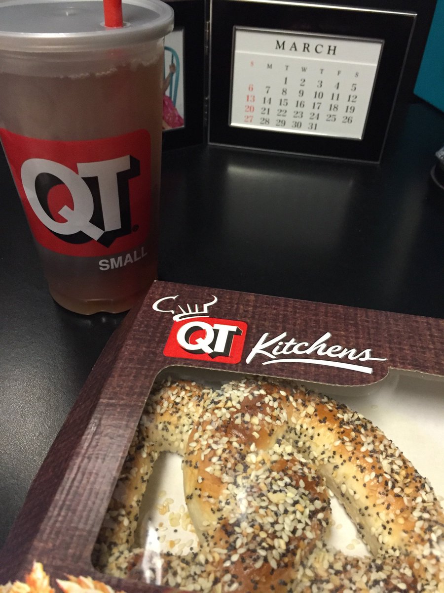 new_hokie's tweet photo. My favorite part of the morning! Black Mango Tea &amp; an Everything Pretzel....Life is good. #QTkitchens https://t.co/AyasIokS8h