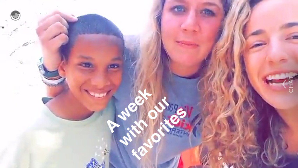 bernbabybern42's tweet photo. @froskam1 @batch_yo spreading joy in the DR this week 💛 @spreadJOYnow https://t.co/tuX2PR1xQk