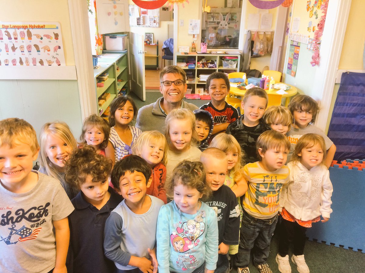 Bmpmagicdocs's tweet image. Dr. Mac putting smiles on @youngmindsacademy in Ormond Beach! Get you your kids on board with good oral hygiene!