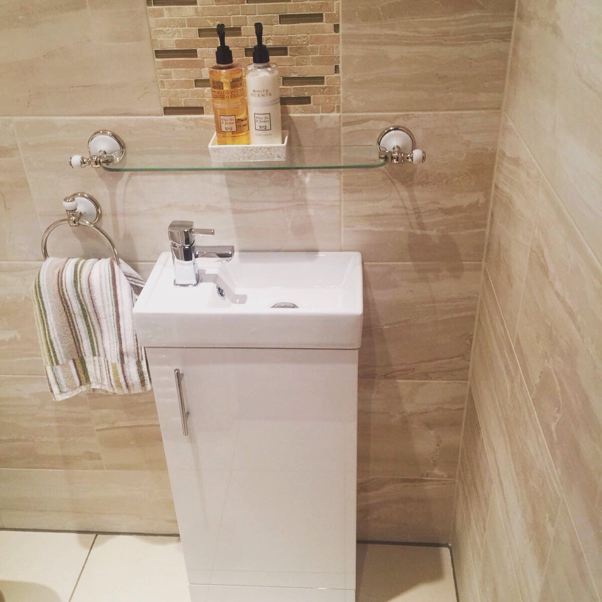 Homeplumb's tweet photo. Wonderful bathroom installed by yours truly! #bathroom #decor #interiordesign #interior #design #plumbing #home https://t.co/UAA6XFZFU9