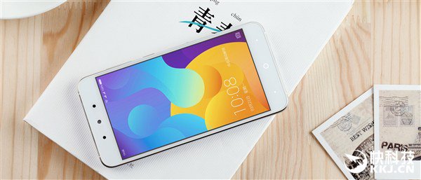 Gizchinacz's tweet photo. Qiku, Qihoo, 360 F4, nebo jak se vlastně ta novinka jmenuje #360f4 #rebrand #Qiku #novinka https://t.co/ZcNuW2FgVx https://t.co/QMwalHEeaa