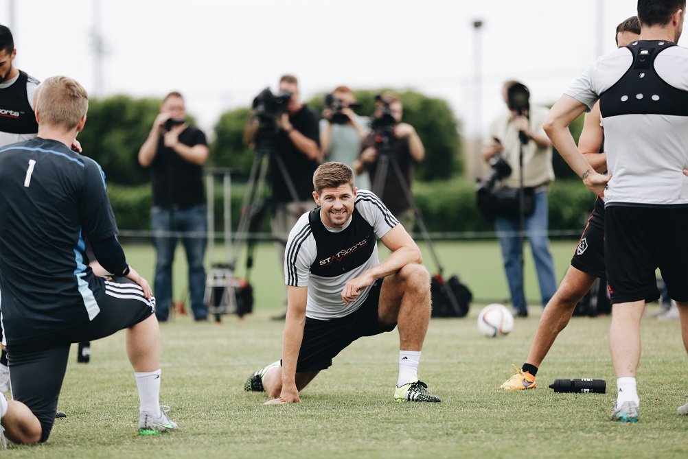 Gerrard interview on returning to Liverpool and how he'll listen to offers at Christmas liverpoolecho.co.uk/sport/football…