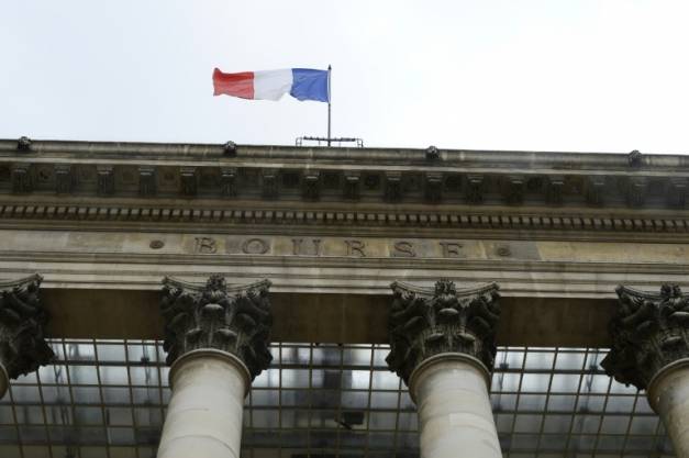 Boursorama's tweet photo. Marchés : la #Bourse de Paris perd 1,37% après les explosions à Bruxelles https://t.co/U1fS8aPSqJ] https://t.co/jKnW7GgLQd