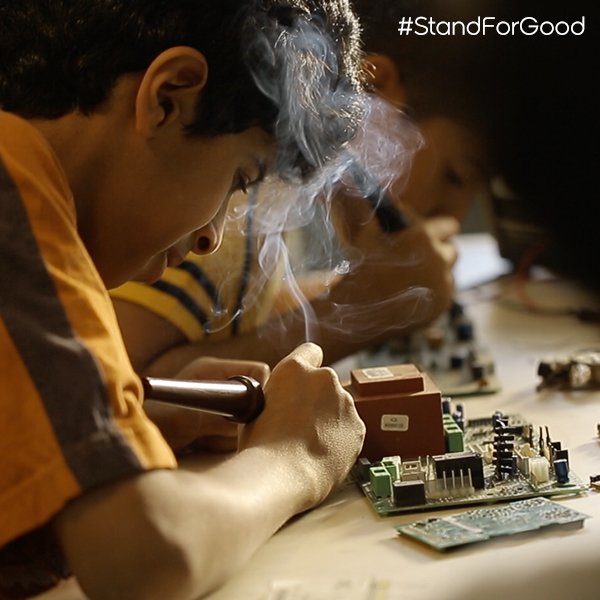 messi_robot's tweet photo. Late night repairs. #SquadGoals #MeetMessi https://t.co/CfvR1NN2t2