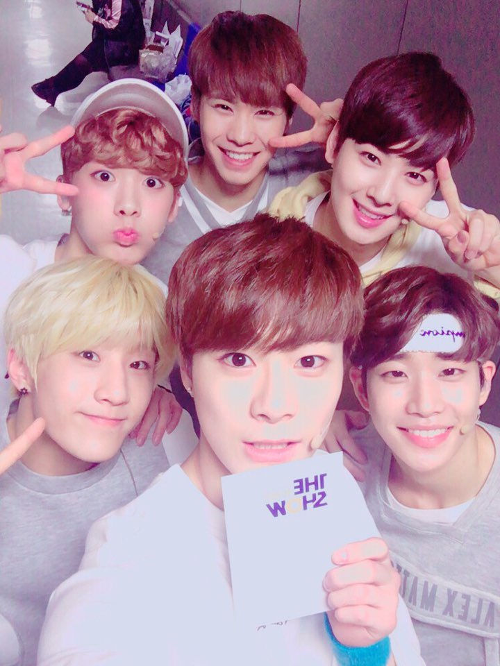 theshow_offcl's tweet photo. 벌처럼 별처럼 날아온 귀여운 소년들 #아스트로 오늘도 상콤합니다🤗 🌼 @offclASTRO  #THESHOW #THESHOW韩秀榜 https://t.co/HR43AJD6QL