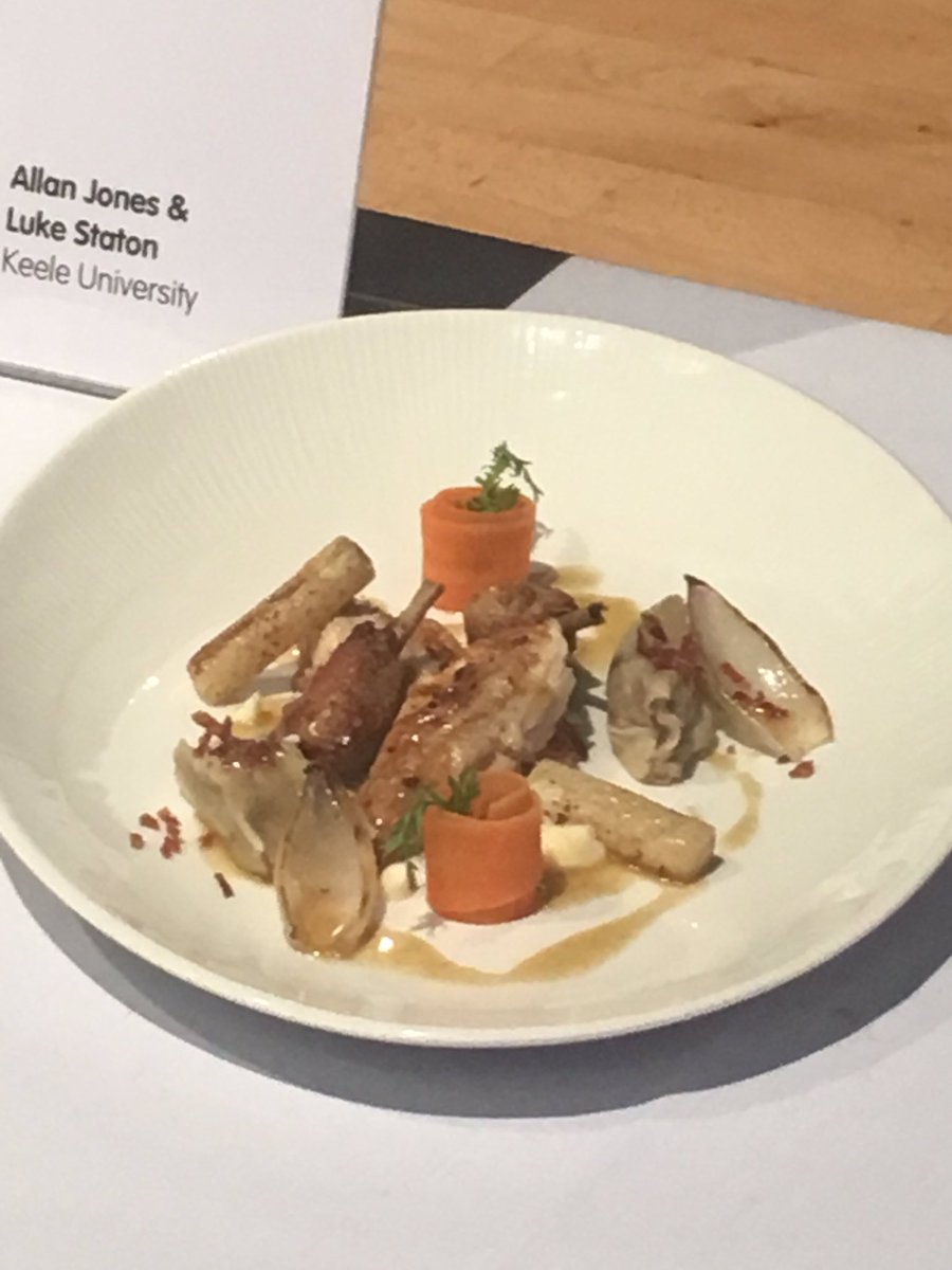 Jamesfishtudor's tweet photo. Main course is up #teamkeele #tucocomps @TUCOltd @KeeleUniConf @AllansKitchen @Staton1989 https://t.co/HfEtkeUEPK