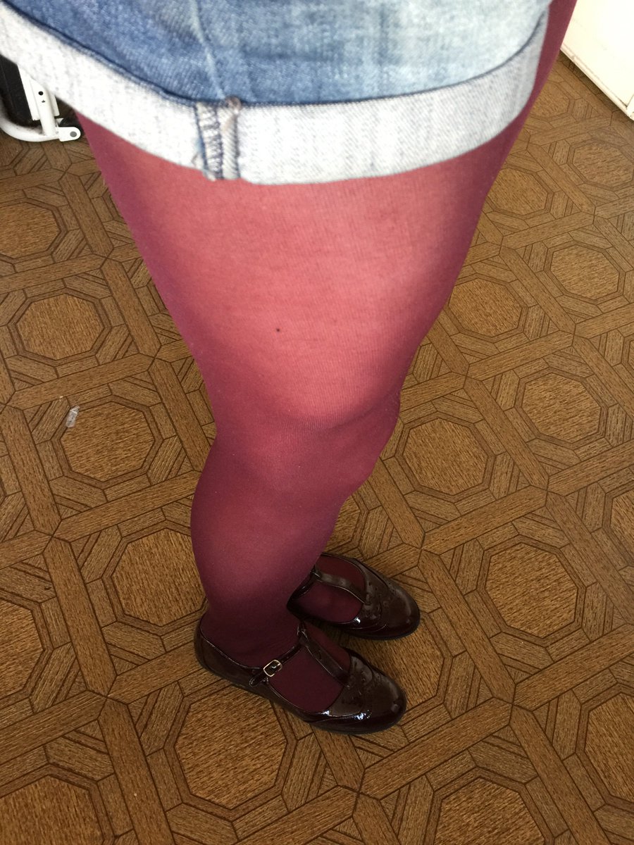 SLAtweet's tweet photo. Iβve gone a bit geeky for #tightstuesday this week. #shinyshoes #geekshoes #Pantyhose https://t.co/BKd8apgSg4