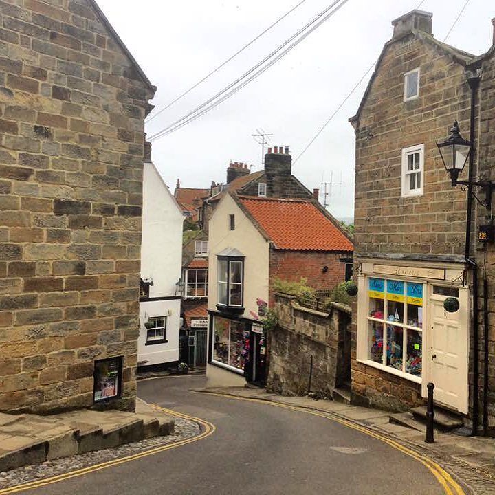 Whit_by's tweet photo. @whit_by by mystuckinparadise Robin Hoods Bay, Whitby, North Yorkshire, England, UK. #my #uk #robinhoodsbay #whitb… https://t.co/QOKrlUhoVE