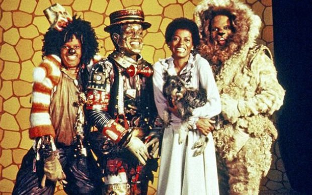 BlueWifiRick's tweet image. Can you spot Michael Jackson?