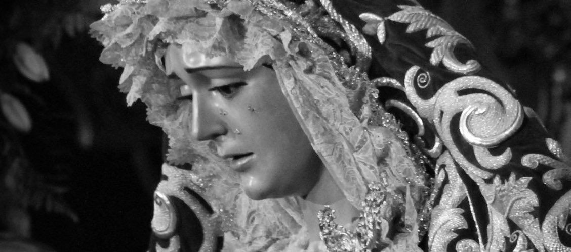 BandaCruzRoja's tweet photo. Martes Santo. Hoy acompañaremos a María Santísima de la Candelaria @hrdadcandelaria #SSantaSevilla16 https://t.co/NI2QqcqLjC