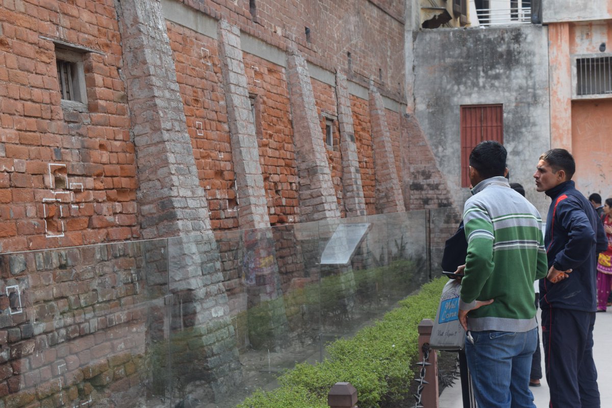 deekhawa's tweet photo. Jallianwala Bagh, where General Dyer ordered his troops to shoot 10,000 non-violent protesters @VikramKapoorGRK https://t.co/Fe6BL0uuwL