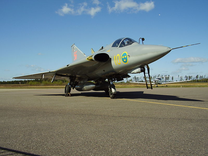 "サーブ35 ドラケン(スウェーデン) 世…" - @hentai_aircraft, 偏見で語る変態航空機bot ... - 800 x 600 jpeg 93kB