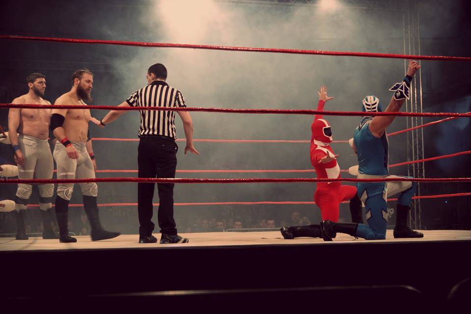 LuchaGod's tweet photo. Mucha lucha going on @OuestCatch @PeterFischerPW
@DiLeoFF
 #BlueFalcon #LuchaGod #Luchatastic #LesArtistes https://t.co/T67g5KwwyO