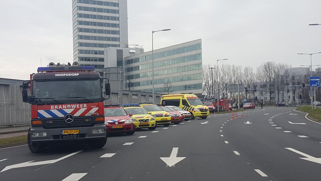 Ontruiming Station Hoofddorp na 'verdacht gedrag in trein': nu.nl/algemeen/42346…