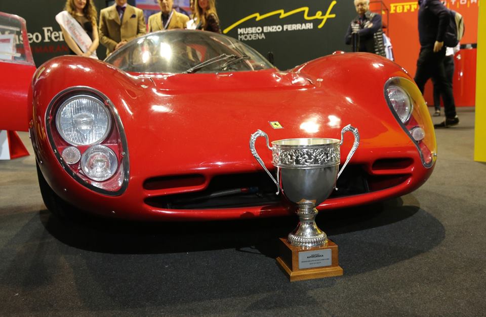 LibeIncisioni's tweet image. Premiazioni Autoclassica Milano 2016 #libeincisioni #libetrophies #libetrophy Coppe by @LIBEINCISIONI1